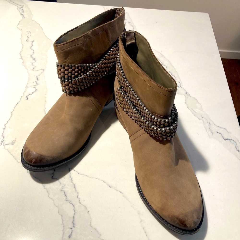 MATISSE Sz 8.5 Ankle Booties with Braided Embellishments Stacked  Low Heel